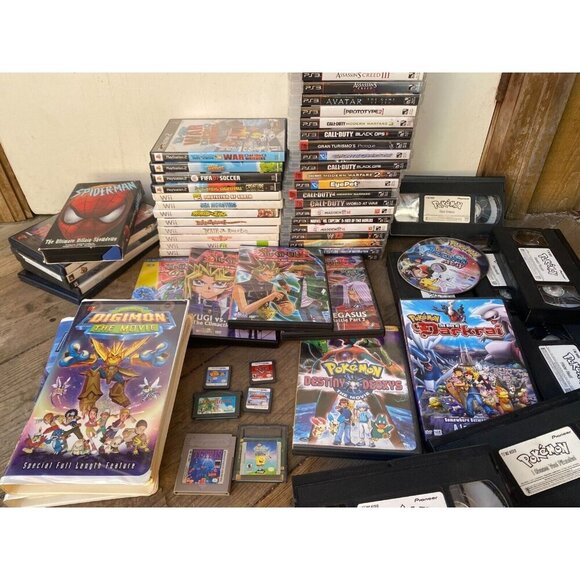 Huge Video Game & Collectibles Lot - Pokémon, Nintendo, Wii, PS2, Spiderman, etc - Picture 2 of 12